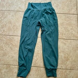 Athleta salutation joggers size small. Teal. Used in good condition